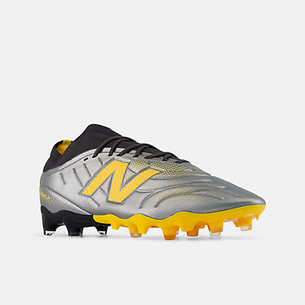 Tekela Team Low Laced FG V5 - New Balance
