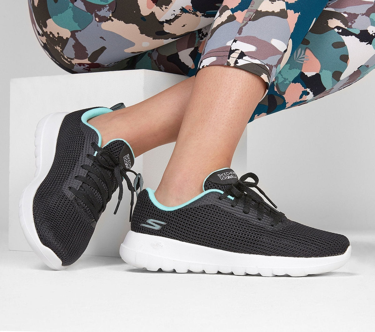 Skechers GOwalk Joy - Upturn