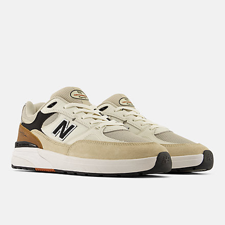 NB NUMERIC ANDREW REYNOLDS 933 - New Balance